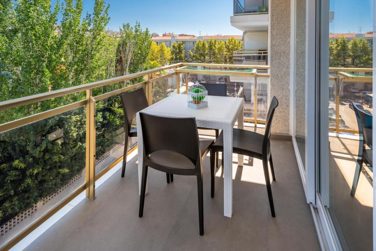 Rentalmar Salou Playa Family Suites & Pool 外观 照片