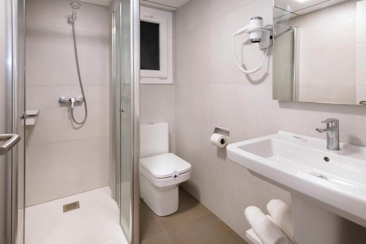 Rentalmar Salou Playa Family Suites & Pool 外观 照片